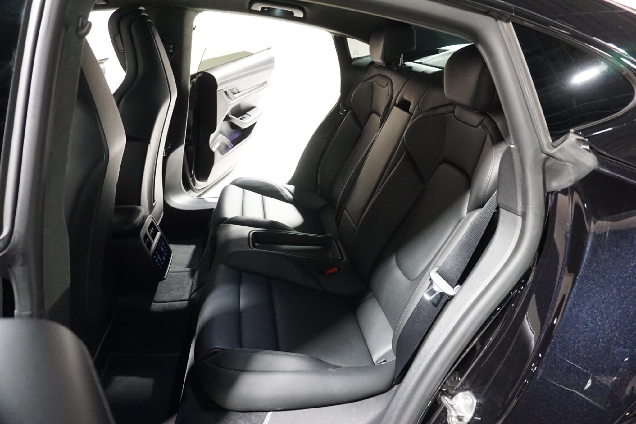 Porsche Taycan Performance Plus 93.4kWh Turbo Saloon 4dr Electric Auto 4WD (680 ps)